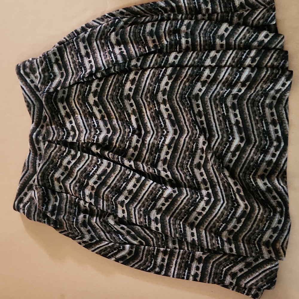 Med. LuLaRoe skirt